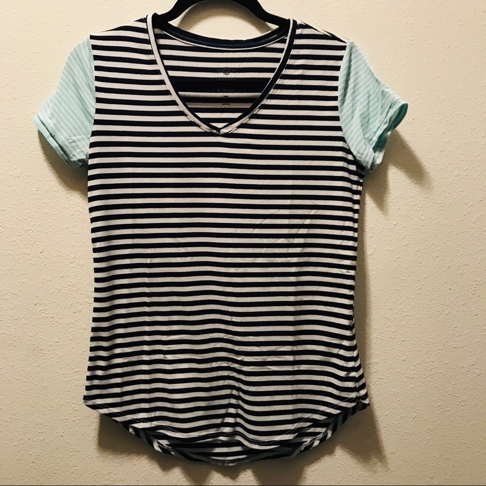 SO Black/White/Blue Perfect V-Neck Tee